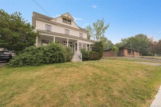 25 Ridge St in Middletown, NY - Building Photo - Building Photo