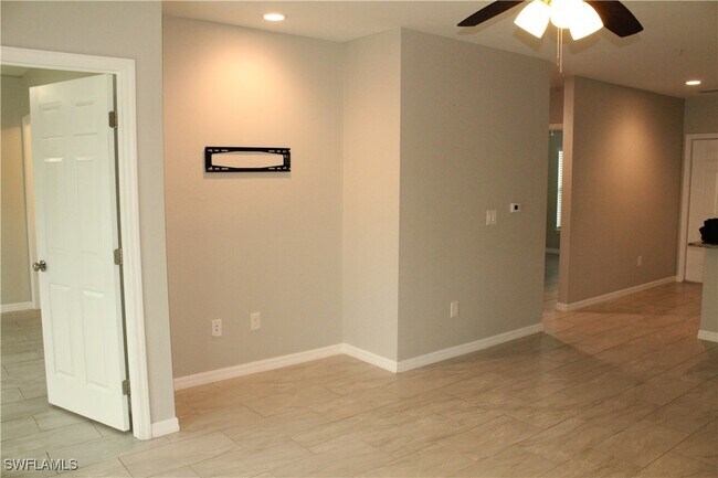 property at 912 SW 39th Terrace