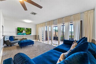 2852 NW 80th Ave in Sunrise, FL - Building Photo - Building Photo