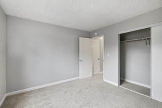 Parkview Village in Antioch, CA - Building Photo - Interior Photo