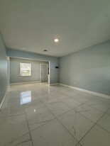 614 N E St, Unit #2 in Lake Worth Beach, FL - Building Photo