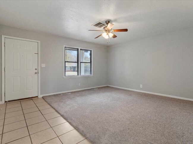 5937 NW 58th Terrace in Warr Acres, OK - Building Photo - Building Photo