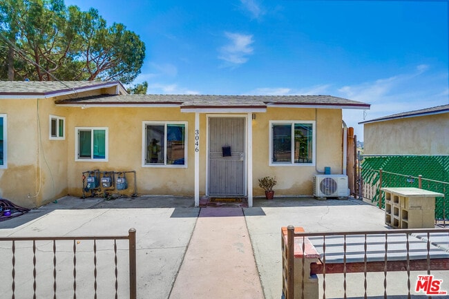 3046 Chadwick Dr in Los Angeles, CA - Building Photo - Building Photo