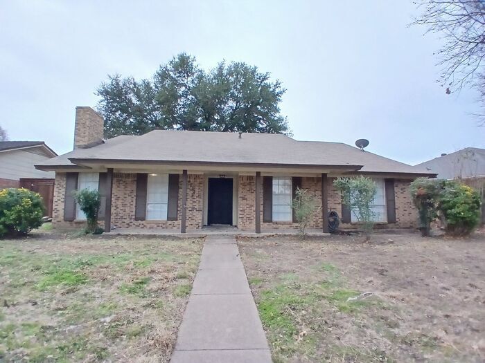 1714 Trowbridge St in Garland, TX - Building Photo