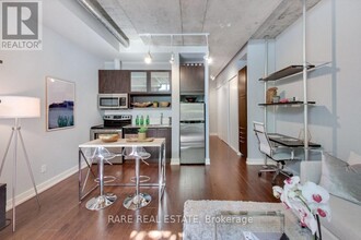 66-266 Portland St in Toronto, ON - Building Photo - Building Photo