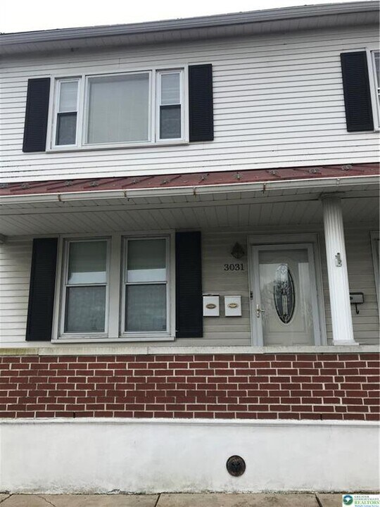 3031 S 2nd St in Hokendauqua, PA - Building Photo