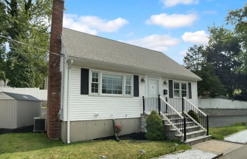 218 Cedar Brook Rd in Lynn, MA - Building Photo