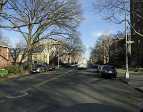 Soundivew Houses in Bronx, NY - Building Photo - Building Photo