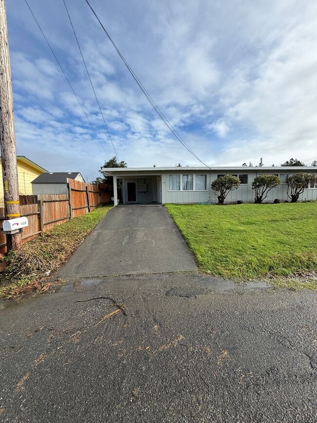 1123 Vernon St in Eureka, CA - Building Photo - Building Photo