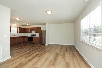 1440 Shepard St in Hempstead, TX - Building Photo - Building Photo