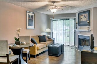 Woodberry Apartments in Asheville, NC - Building Photo - Building Photo