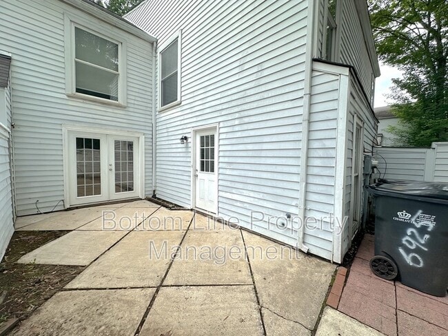 property at 6925 Stonington Ln