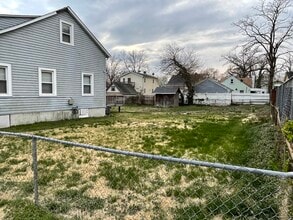 6308 61st Pl in Riverdale, MD - Foto de edificio - Building Photo