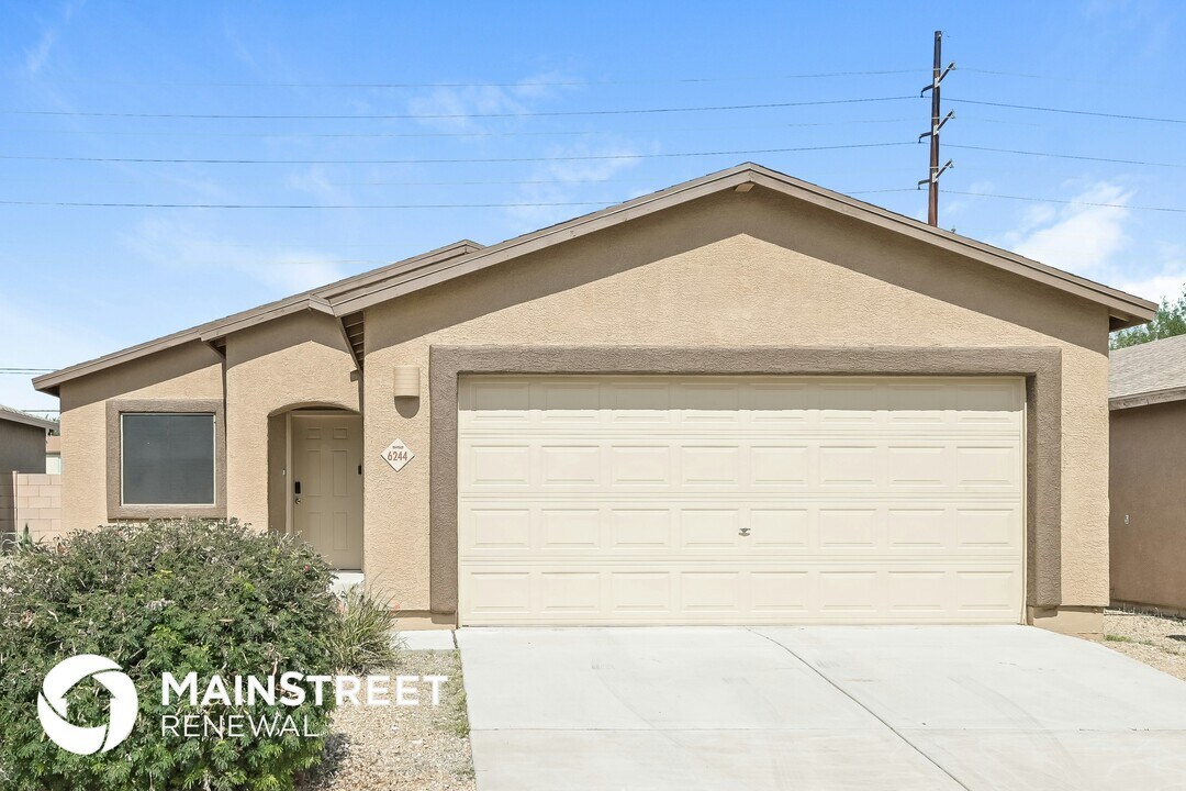 6244 S High Hope Ln in Tucson, AZ - Building Photo