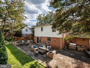 5331 Massachusetts Ave in Bethesda, MD - Building Photo - Building Photo