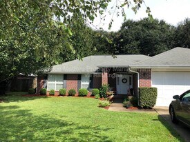 4742 Spencer Oaks Blvd in Milton, FL - Building Photo