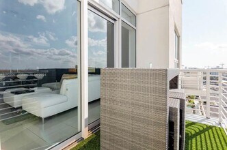 3250 NE 1st Ave in Miami, FL - Building Photo - Building Photo