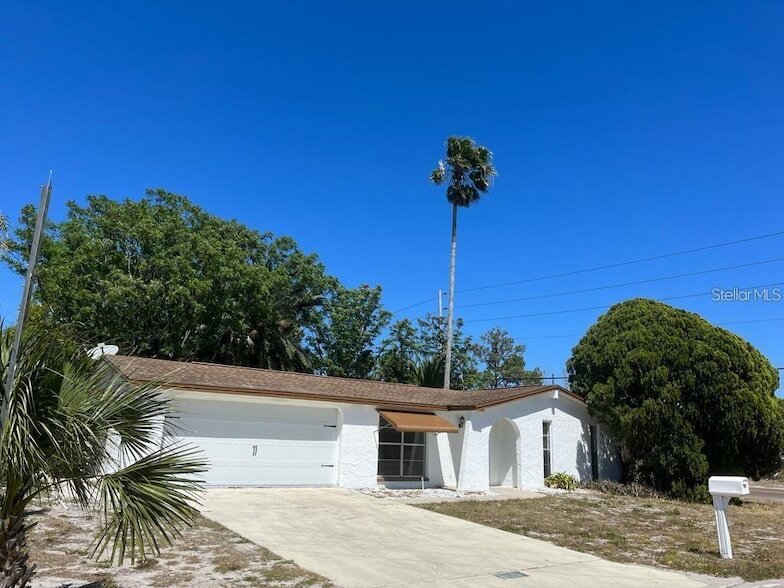 7431 Buchanan Dr in Port Richey, FL - Building Photo