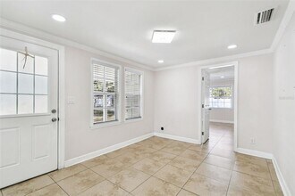 6817 N Sterling Ave in Tampa, FL - Building Photo - Building Photo