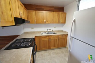 5122 Likini St in Honolulu, HI - Foto de edificio - Building Photo