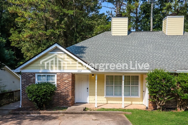 4947 Farmstead Ct NE in Woodstock, GA - Building Photo - Building Photo