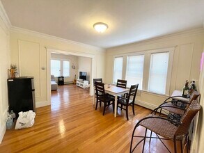 7 High Street Pl, Unit 2 in Brookline, MA - Building Photo - Building Photo