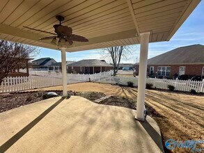 5002 Blakemore Dr SE in Owens Cross Roads, AL - Building Photo - Building Photo
