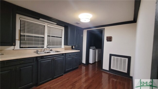 property at 509 E Harris St