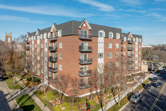 Forest Apartments in Glen Ellyn, IL - Building Photo - Building Photo