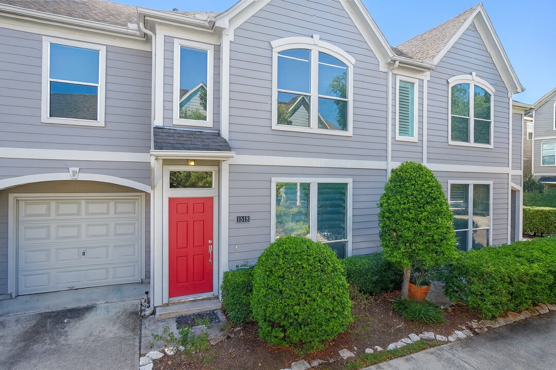 1518 Sutton St in Houston, TX - Building Photo