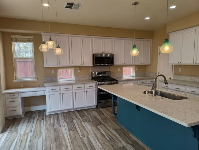 6439 Cormorant Cir in Rocklin, CA - Building Photo - Building Photo