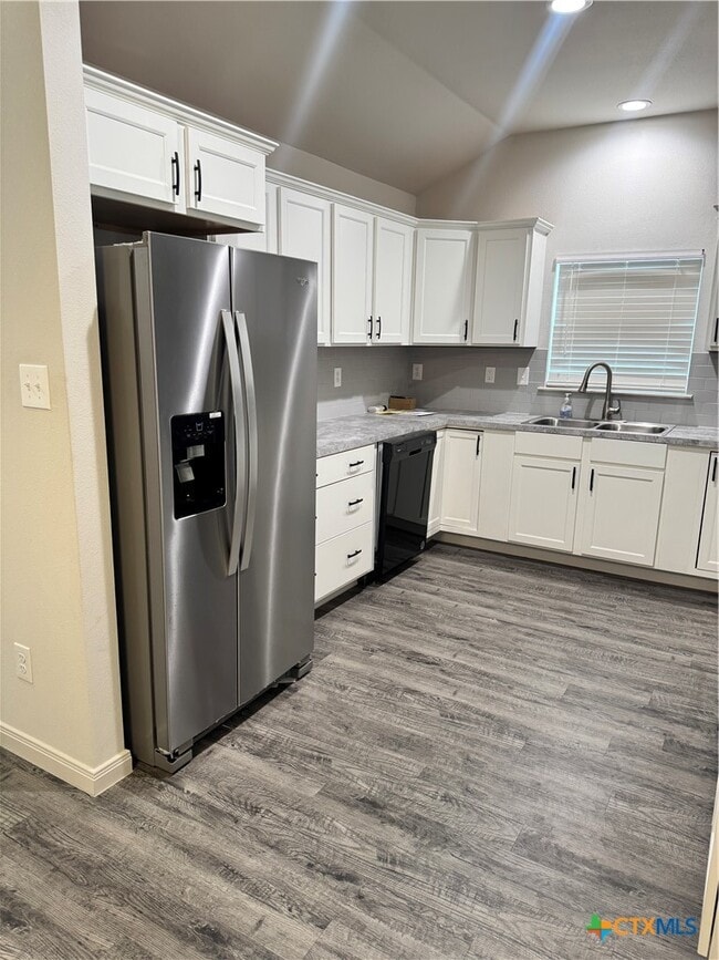 909 2nd St in Cuero, TX - Building Photo - Building Photo