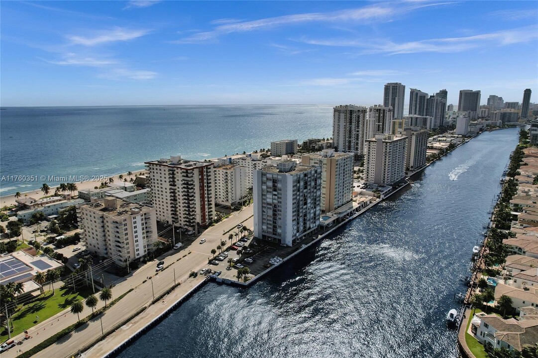 1400 S Ocean Dr, Unit 303 in Hollywood, FL - Building Photo