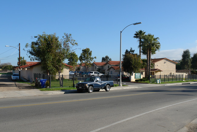 Regency Crest Apartments in Vista, CA - Building Photo - Building Photo