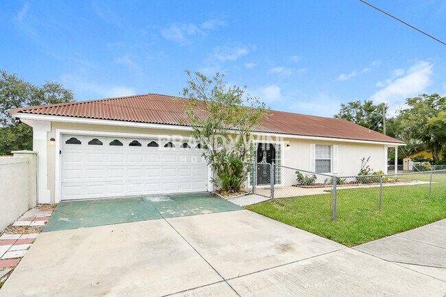 330 N John St in Orlando, FL - Building Photo - Building Photo