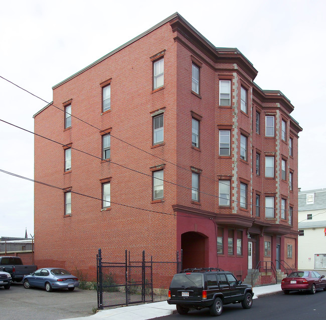 23 9th St in Fall River, MA - Foto de edificio - Building Photo