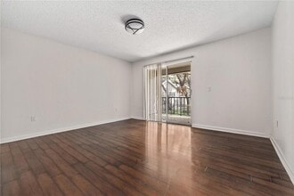 14414 Reuter Strasse Cir, Unit 212 in Tampa, FL - Foto de edificio - Building Photo