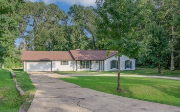 580 Brandon Rd in Conroe, TX - Building Photo - Building Photo
