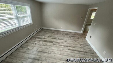 95-101 Upton St., Unit 95-C in Grafton, MA - Foto de edificio - Building Photo