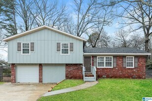 637 16th Ave NW in Center Point, AL - Building Photo