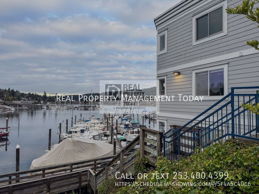 3889 Harborview Dr in Gig Harbor, WA - Building Photo