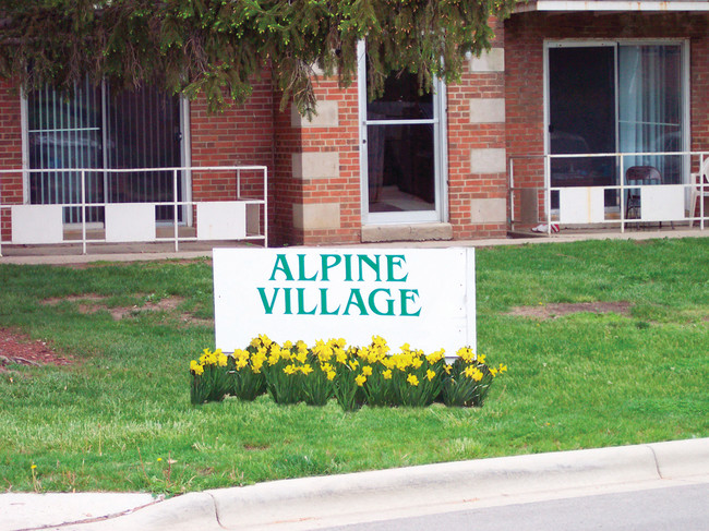 Alpine Village in Columbus, OH - Building Photo - Building Photo