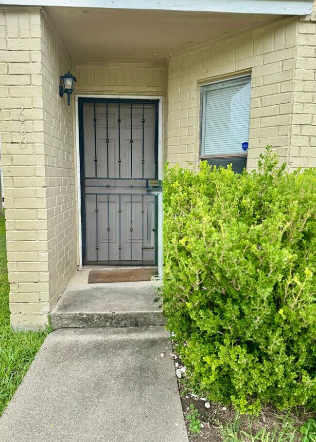 4401 River Valley Dr in Corpus Christi, TX - Building Photo - Building Photo