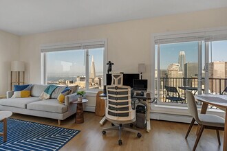 899 Pine St in San Francisco, CA - Foto de edificio - Building Photo