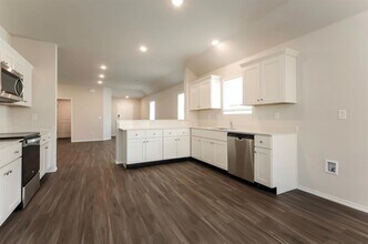 2103 Crimson Lake Blvd in El Reno, OK - Building Photo - Building Photo