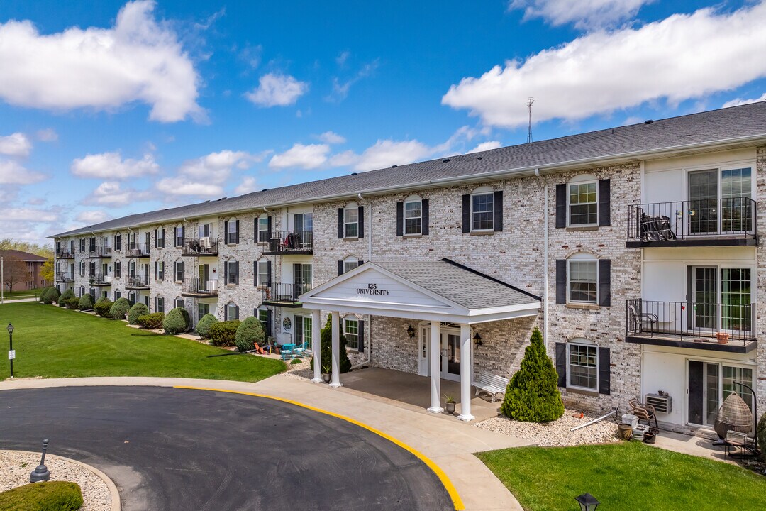 Embassy Condominiums in West Bend, WI - Building Photo