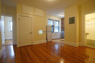 1216 Commonwealth Ave, Unit 7 in Boston, MA - Building Photo