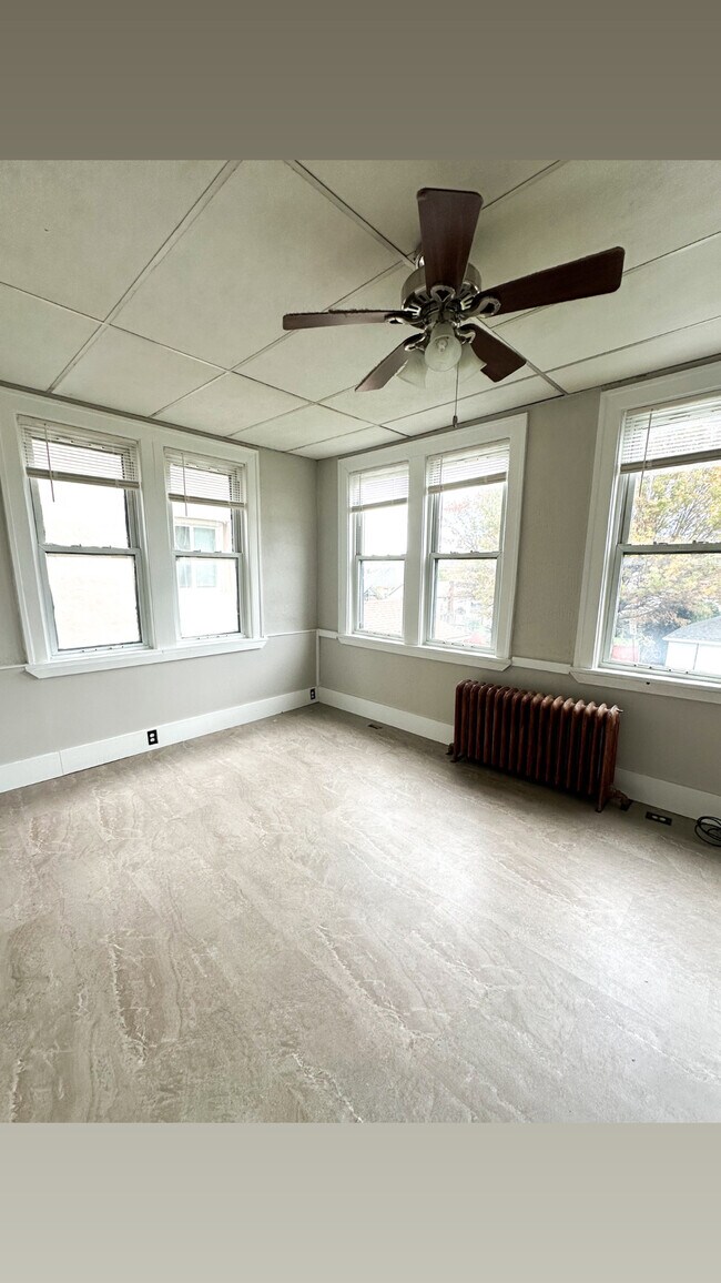 147 S 9th St in Connellsville, PA - Building Photo - Building Photo