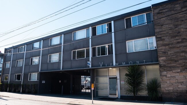 Viewmont Apartments in Seattle, WA - Building Photo - Building Photo