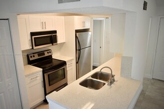 15599 SW 106th Ln in Miami, FL - Building Photo - Building Photo